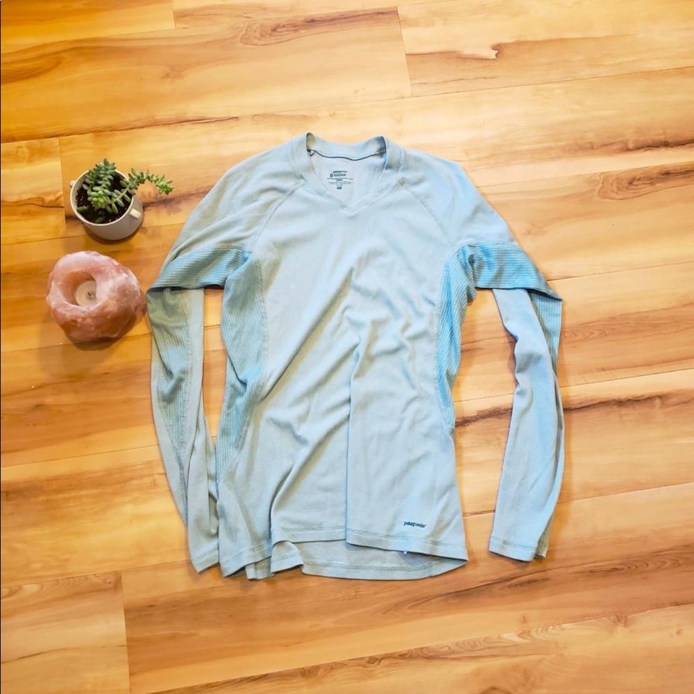 Patagonia long sleeved base layer sz S